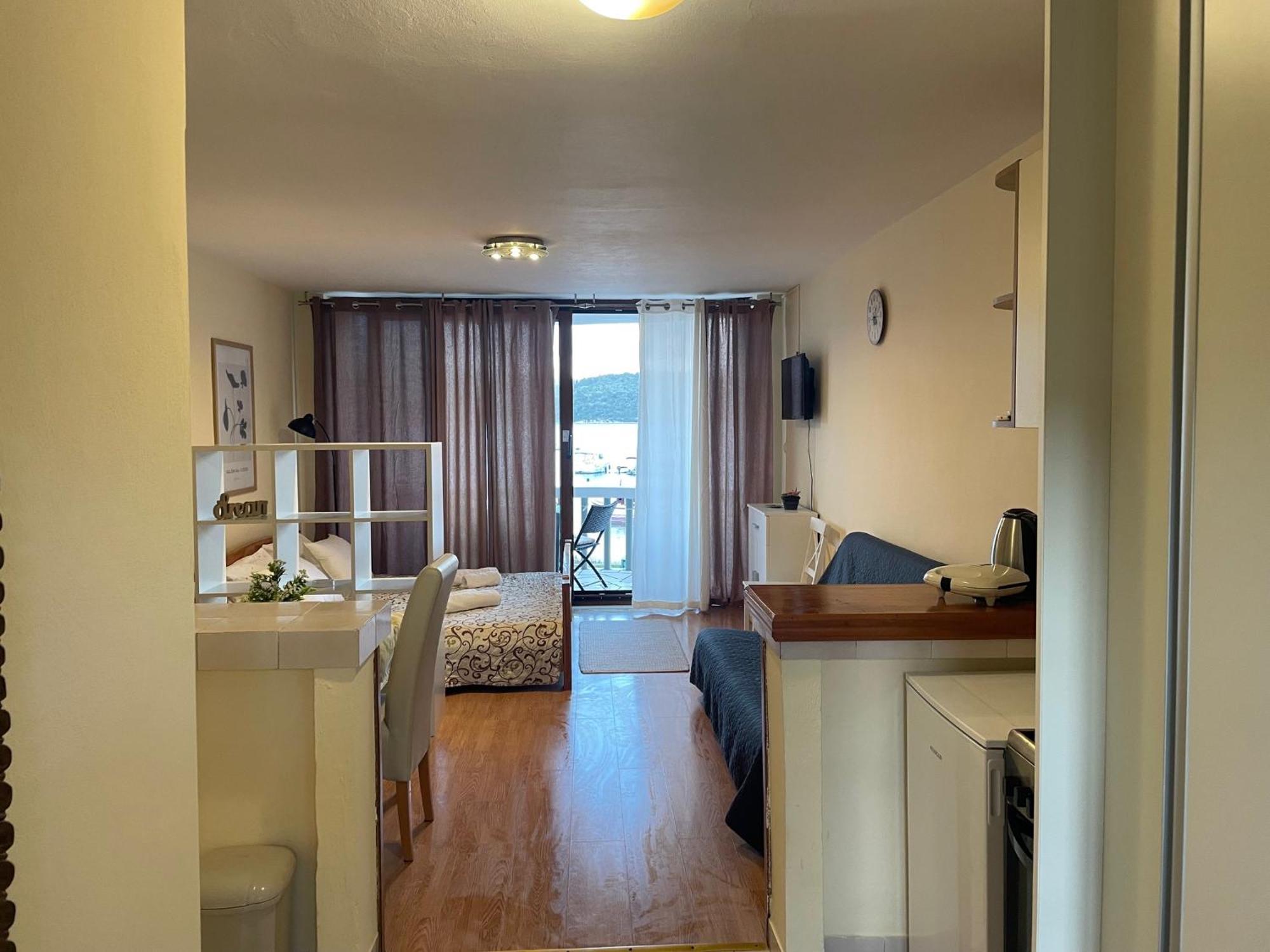 Apartments Ana By The Sea لومباردا المظهر الخارجي الصورة